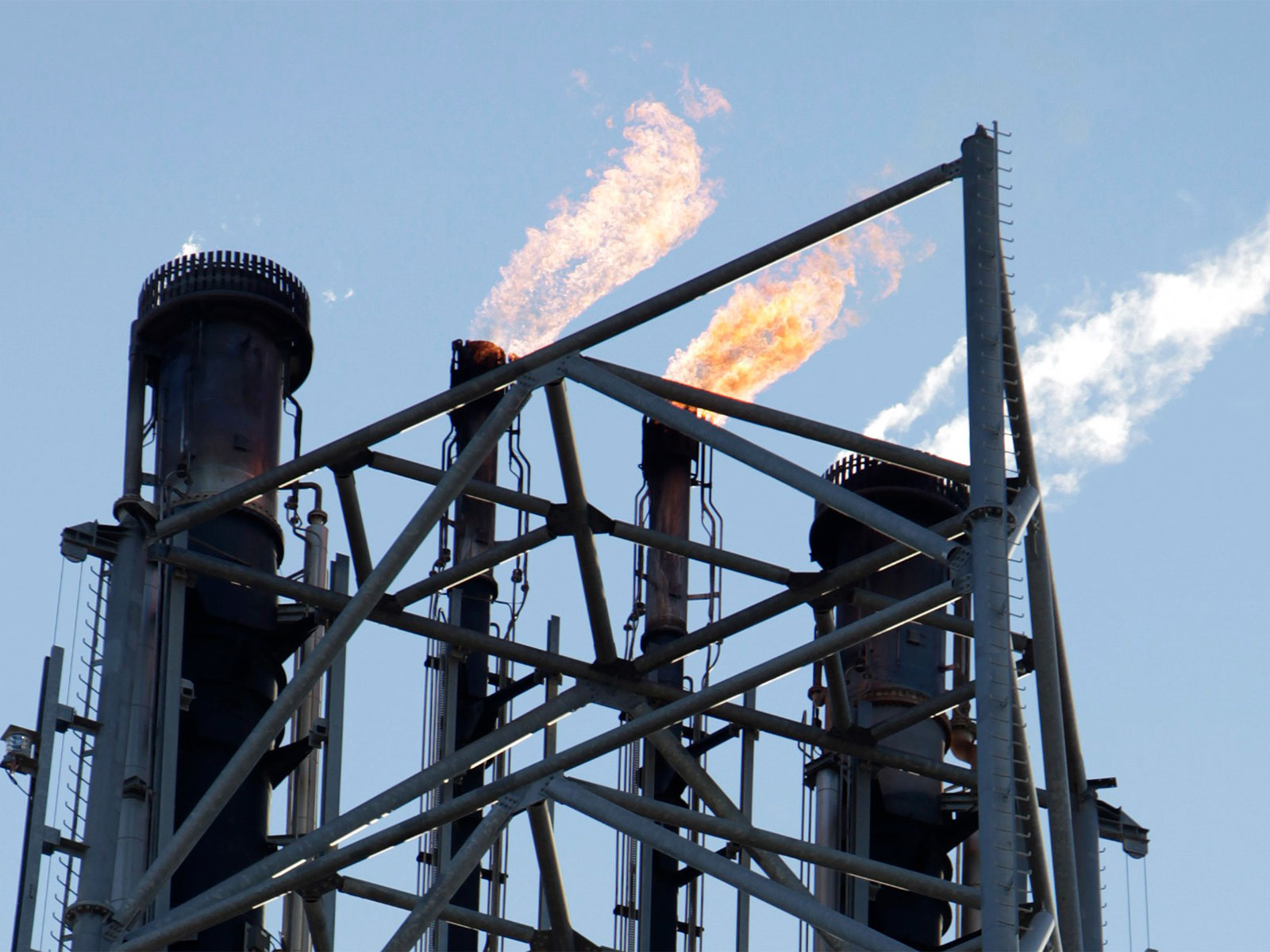 कुवेतको तेल रिफाइनरीमा ड्रोन आक्रमण