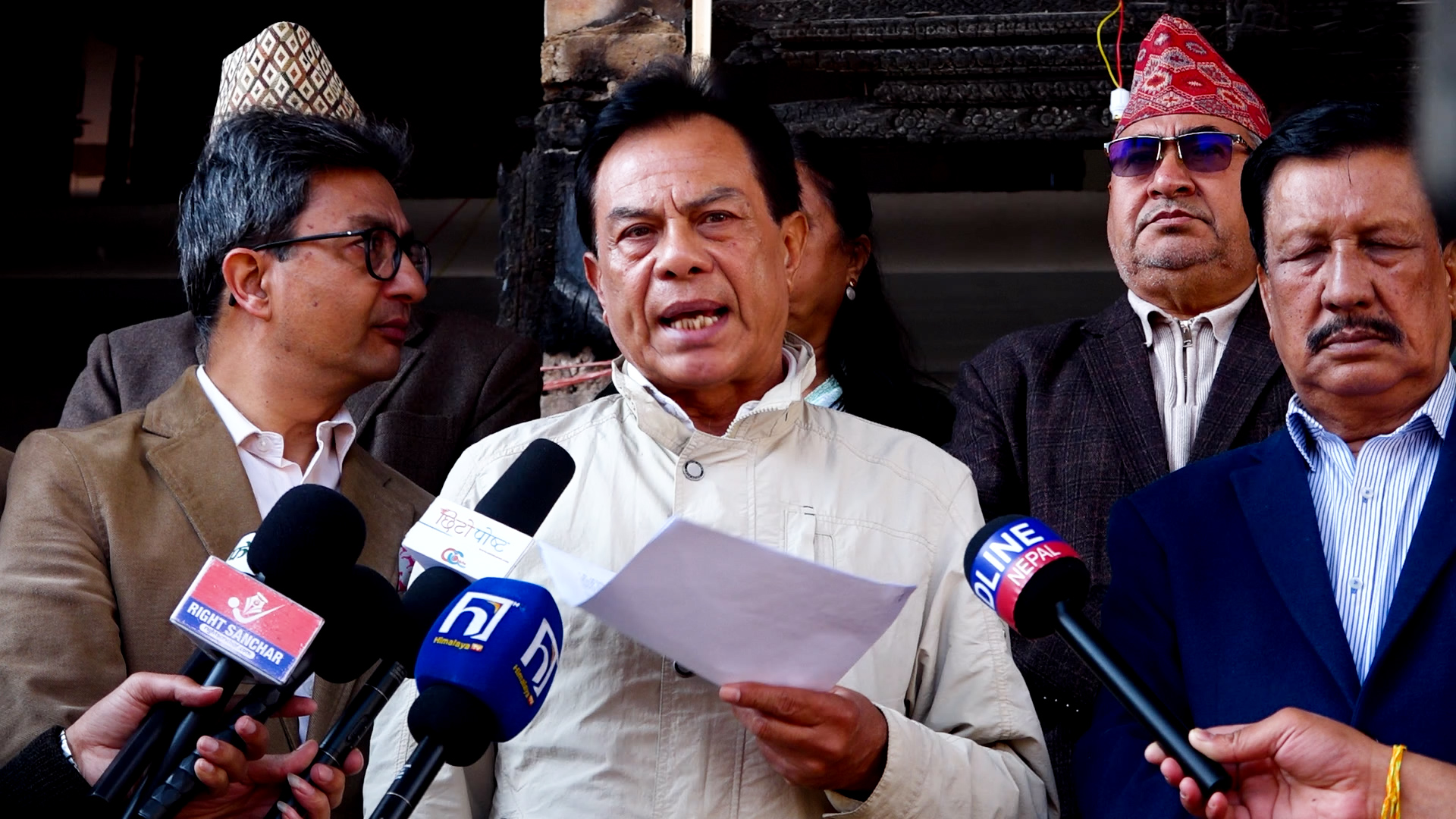 मंसिर महिनाभित्र नै महाधिवेशन गर्नुपर्ने भन्दै संस्थापन पक्षले बुझाए ज्ञापनपत्र