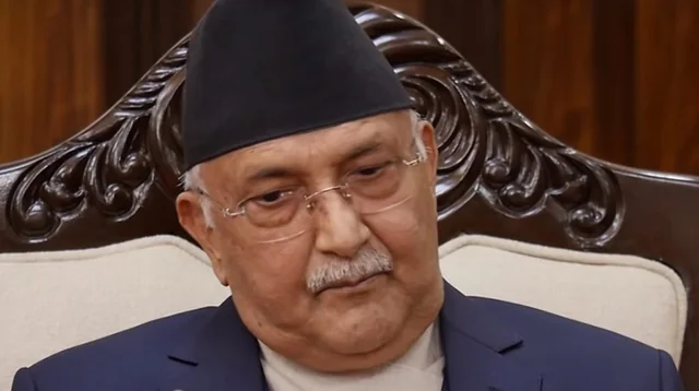 ओलीको खुट्टा प्रधानमन्त्री पदको जुत्ताले दुखाएकै हो ?