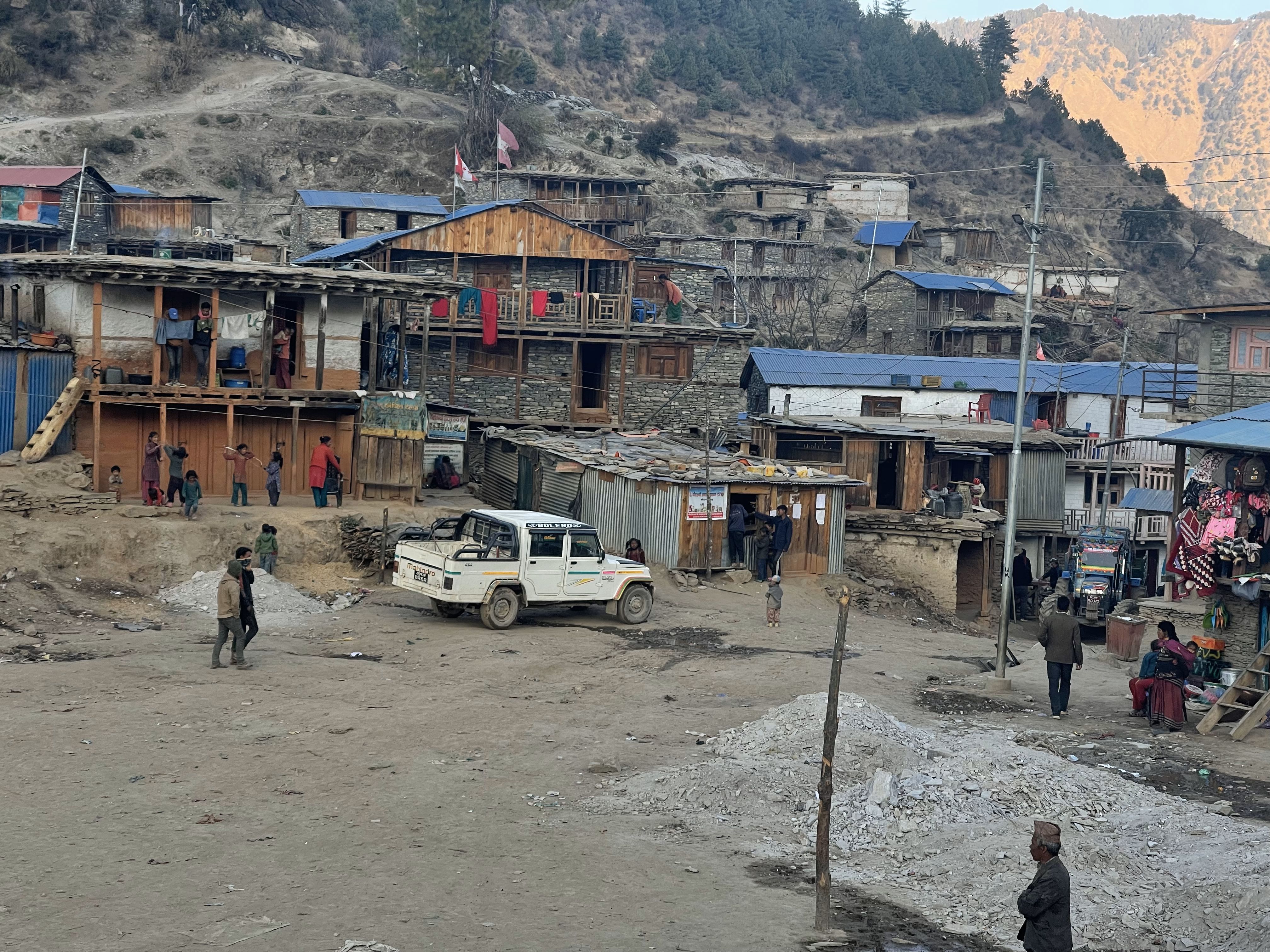कर्णालीको दुःख बेचेर दर्जनौं व्यक्ति सांसद र मन्त्री बने,  दुःख ज्युँकात्यूँ