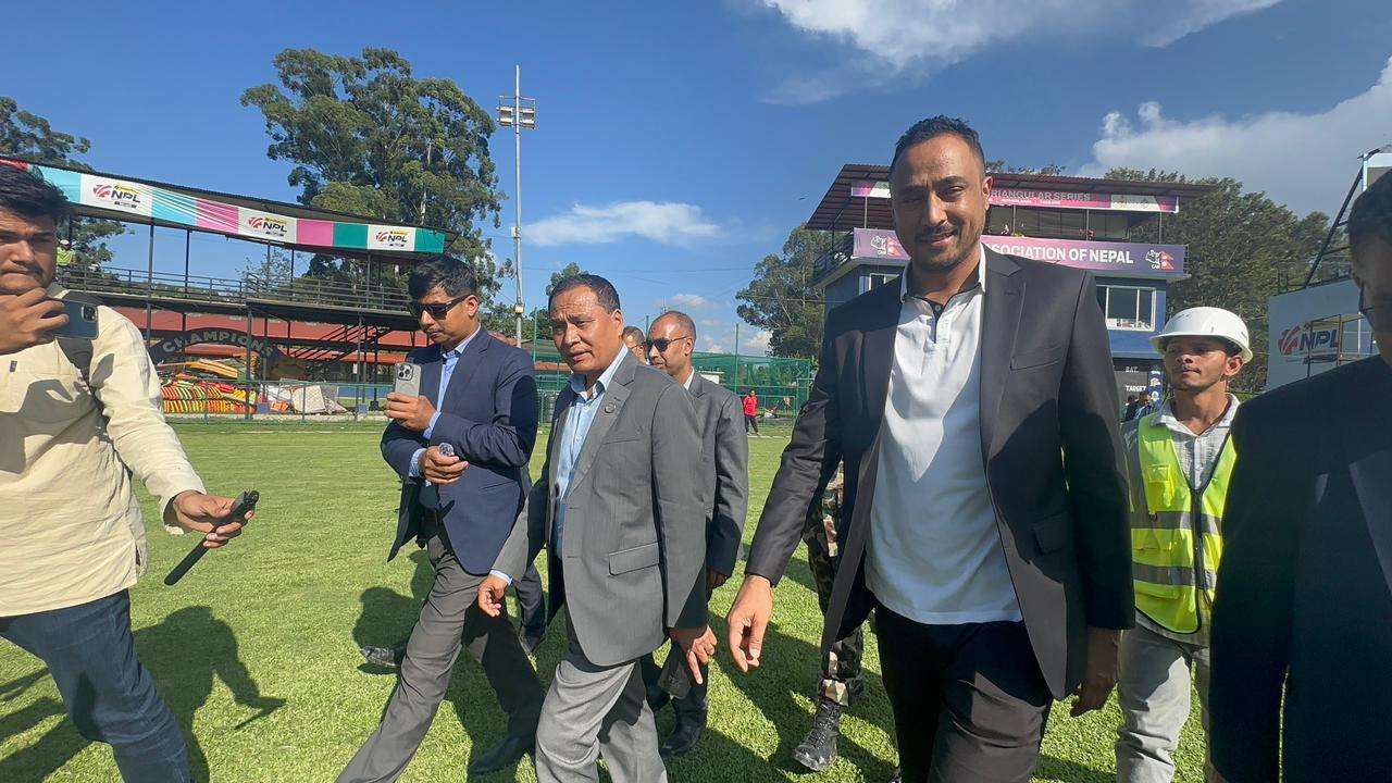 कुलमानले गरे टियू क्रिकेट मैदानको अनुगमन, चाँडो काम सक्न निर्देशन