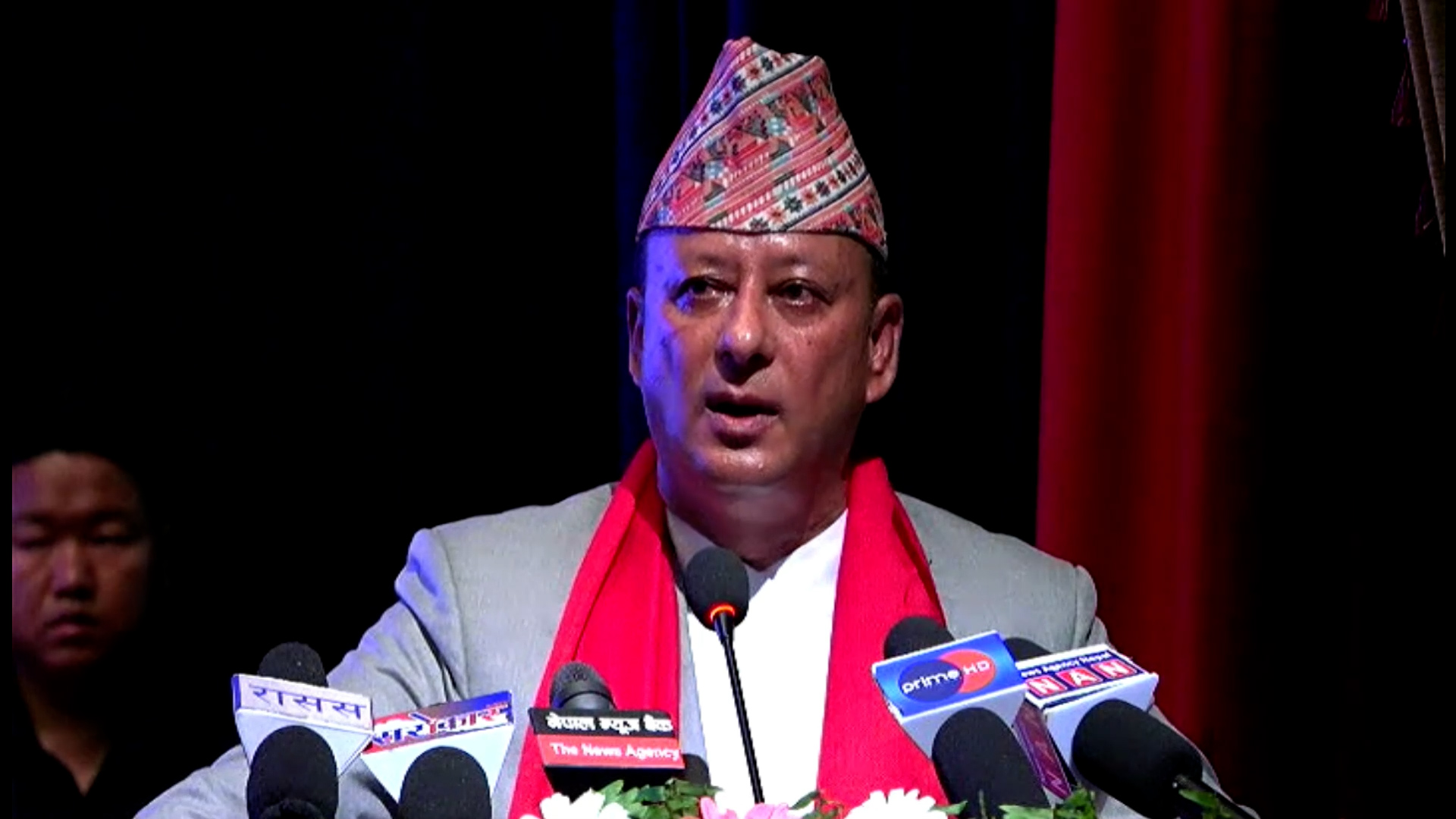 विद्युत अक्सिजन सरह भइसकेको छ : मन्त्री खड्का