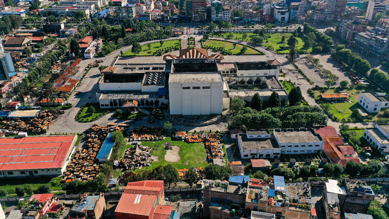 खण्डहर बनेको संसद भवन (तस्बिरहरु)