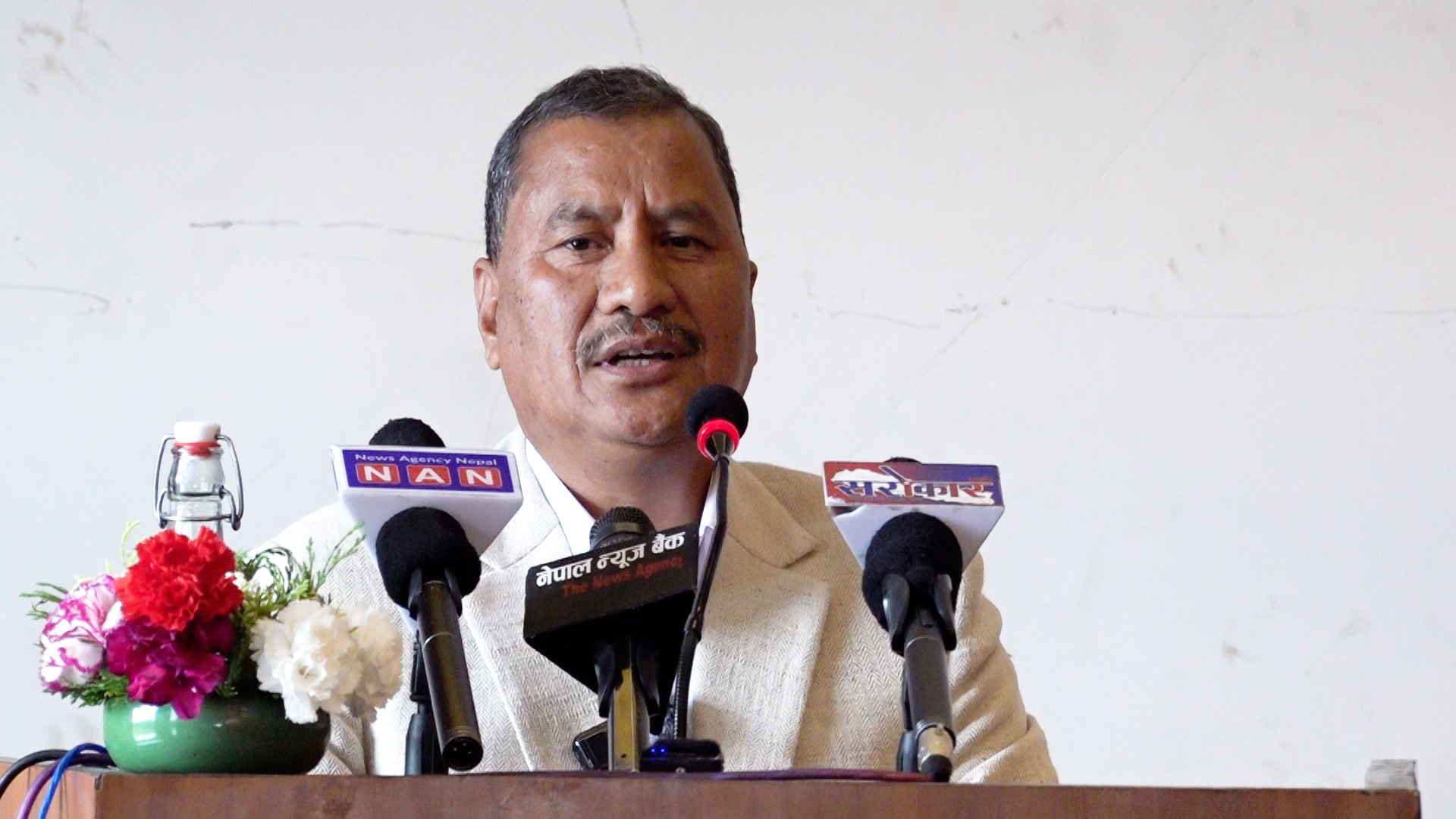 कुर्सीसँग सार्वभौमिकता लेनदेन भइरहेको छ : विप्लव
