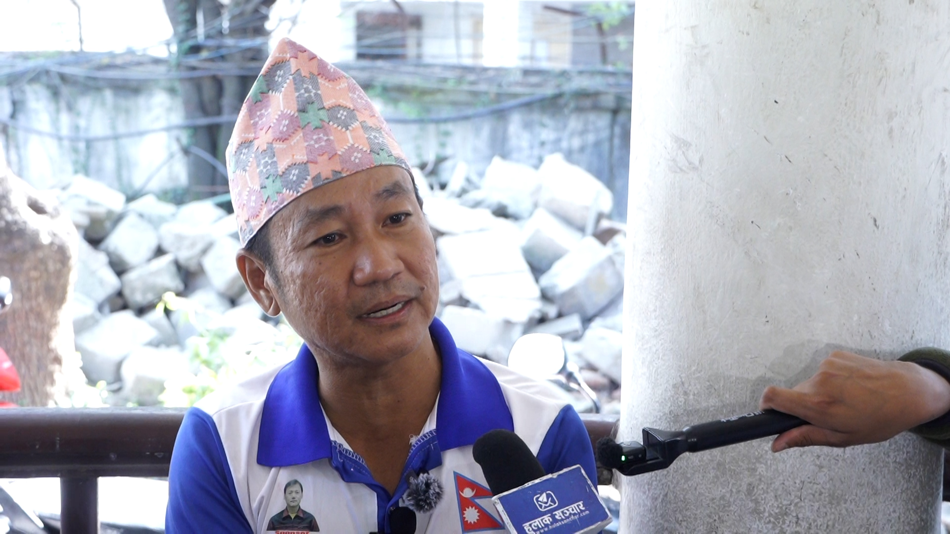 दल दर्ता गर्न आएका हर्क साङपाङ भन्छन् : श्रम गर्ने मान्छेलाई माटोसँग जोड्छु