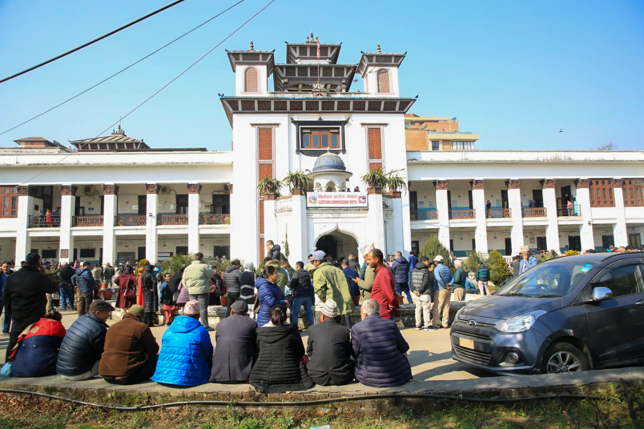 निर्वाचन आयोगमा कांग्रेस आधिकारिकता बहस: बिहान खड्का गए, अब थापा जाने