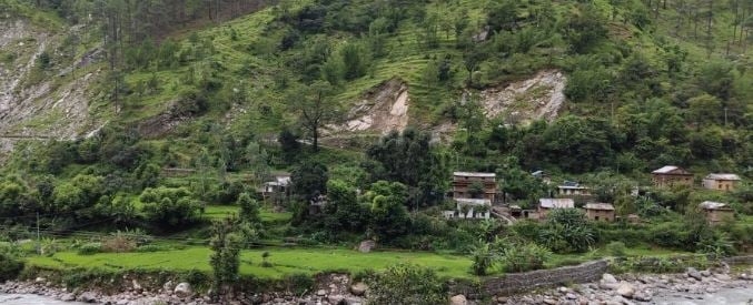 बाढिपहिरोको उच्च जोखिममा ओलेना बस्ती, स्थानान्तरणको पर्खाइमा स्थानीय