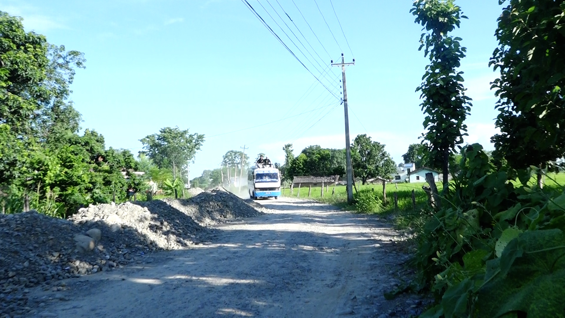 कैलालीको चौकीडाँडा–फल्टूडे सडक अलपत्र, ठेकदारले सहमति पालना नगरेको आरोप