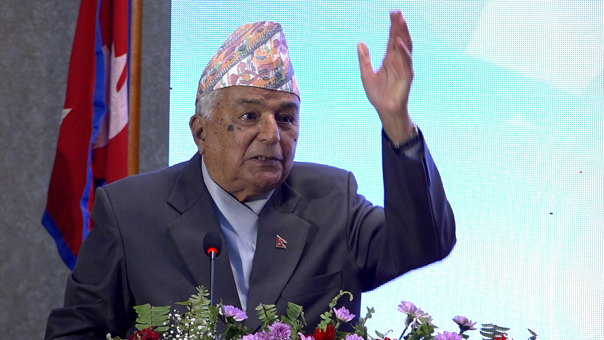 ‘युवालाई विदेश पलायनबाट रोक्न स्वदेशमै रोजगारीका कार्यक्रम तयार गर्नुपर्छ’