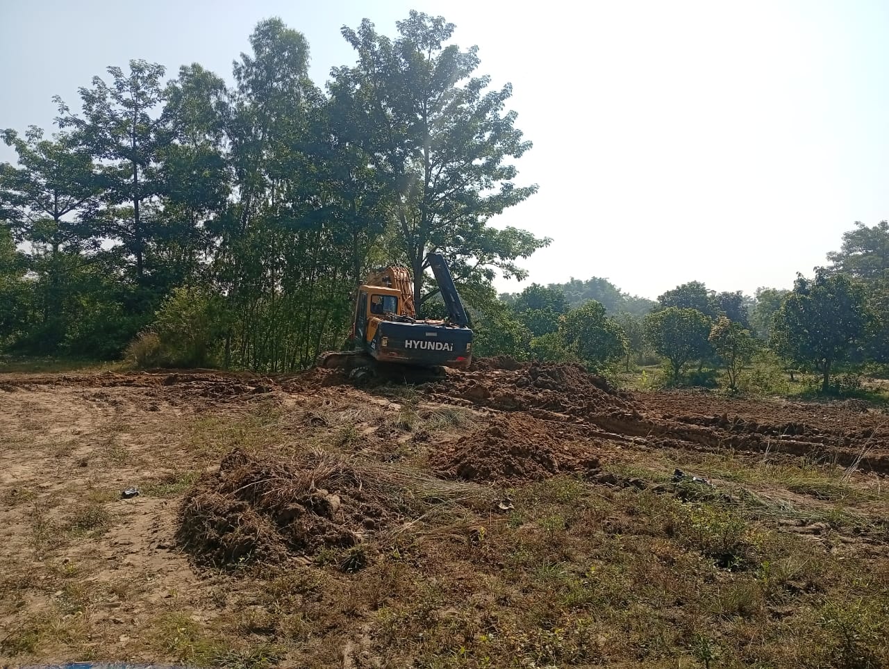 सिरहामा बस्ती नजिक अवैध उत्खनन्, मेयर र ठेकेदारबीच मिलेमतो भएको आशंका