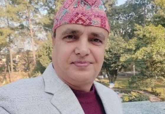 सवारी दर्ता अनियमितता मुद्धामा मुछिएका लमजुङका सिडिओ उमेश ढुङ्गाना निलम्बित