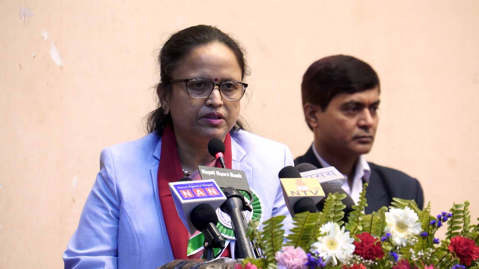 मिडियाले सरकार र जनताबिचको पुलको काम गर्नुपर्छ: संचारमन्त्री