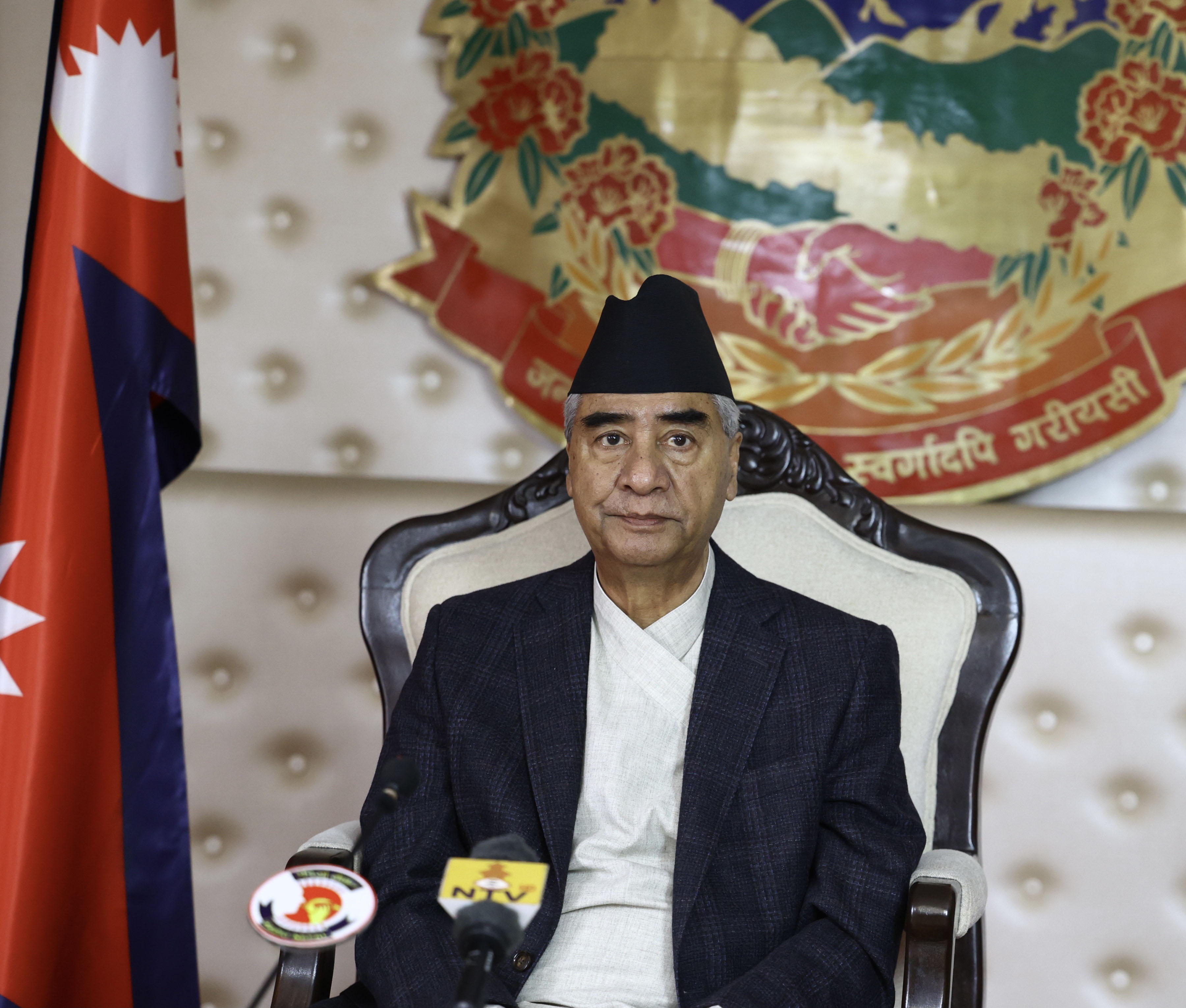 लोकतान्त्रिक विधिप्रति प्रतिबद्ध भएर अघि बढ्नुपर्छः प्रधानमन्त्री