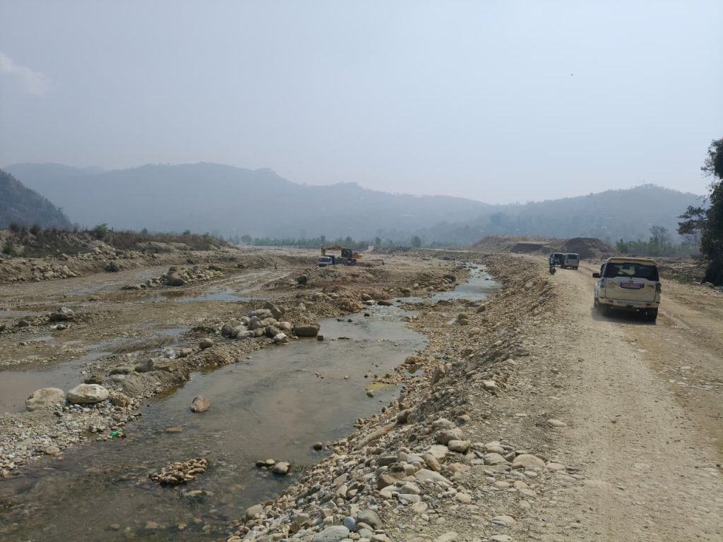 सामरी खोलामा मापदण्ड विपरीत उत्खनन, अनुगमनपछि कारबाहीको तयारी