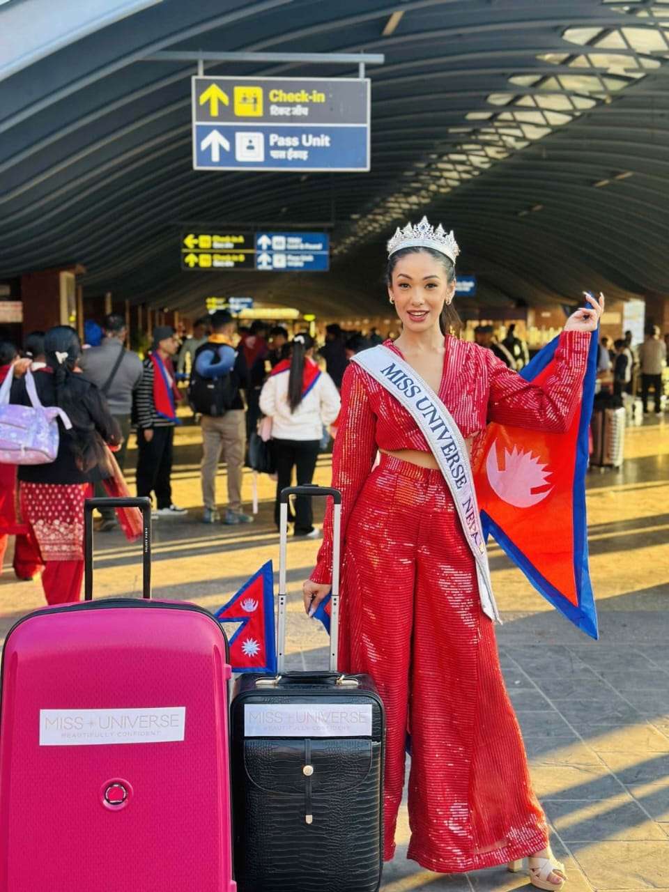 मिस युनिभर्समा भाग लिन बैंकक उडिन् सान्या