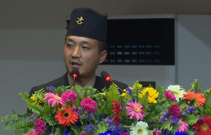 ३६ वर्षसम्म सुरक्षाकर्मीलाई हतकडी लगाएको गृहमन्त्री गुरुङको टिप्पणी