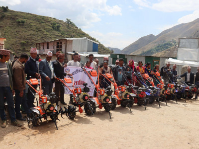 कृषि औजार पाएपछि मुगुका किसान हर्षित