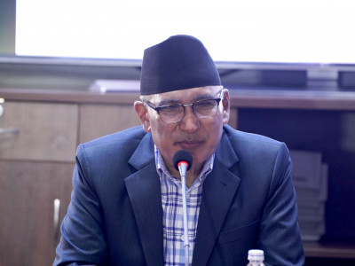 प्रतिवदेन दराज सजाउनका लागि आयोग गठन भएको होइन : अर्थमन्त्री