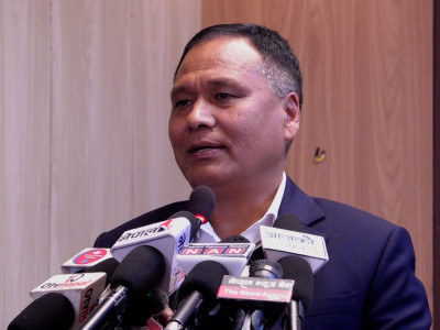 उज्यालो नेपाल पार्टीले अब सडकबाट सरकार चलाउने छ: कुलमान घिसिङ