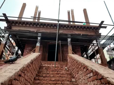 ऐतिहासिक नवदेग पुरानै शैलीमा पुनः निर्माण हुँदै