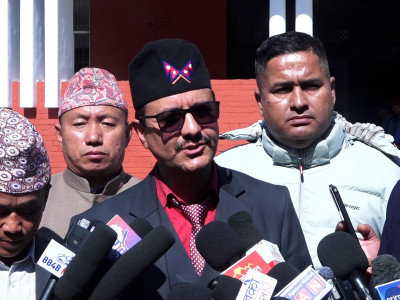 गृहमन्त्री अर्याल र दुर्गा प्रसाईंका प्रतिनिधिहरु बिच भेटवार्ता