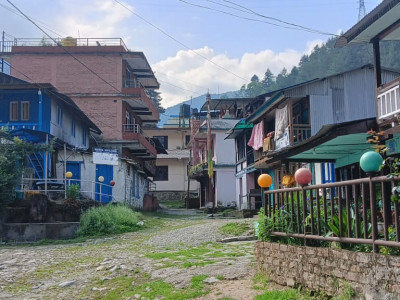 सगरमाथा जाने बाटोमै पर्ने शिवालय बजार सुनसान, होटलहरु रित्तै