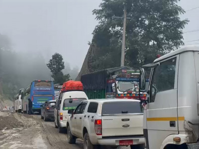 दाउने सडकमा जामको समस्या अझै टरेन, यात्रुहरू सास्ती भोग्दै