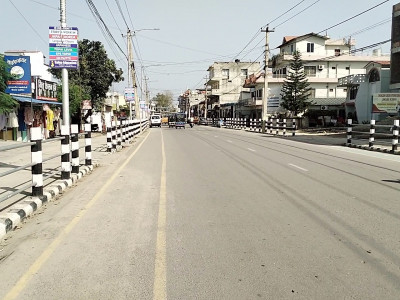 प्लास्टिक निषेध पछि फेरीदै धनगढीको स्वरुप, आयातित प्लास्टिक बन्दै चुनौति