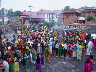 आज साउनको पहिलो सोमबार यस्तो देखियो पशुपति (तस्बिरहरू)