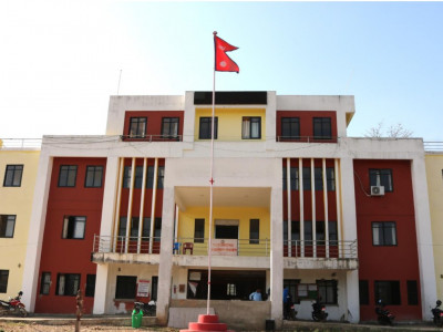 करारका कर्मचारी हटाएपछि स्वास्थ्य संस्था बन्द