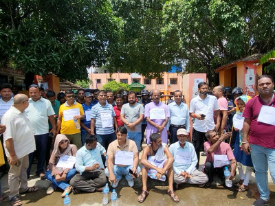 जिल्ला प्रशासन कार्यायल अगाडि पत्रकारहरुको प्रदर्शन