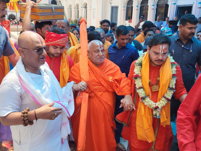 प्रसिद्ध धर्मगुरु स्वामी रामभद्राचार्य जनकपुरमा, हिन्दु धर्ममाथिको आक्रमण रोक्न आग्रह