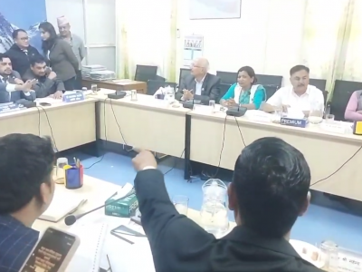 समिति बैठकमा चर्काचर्की, टेबल ठोकाठोक