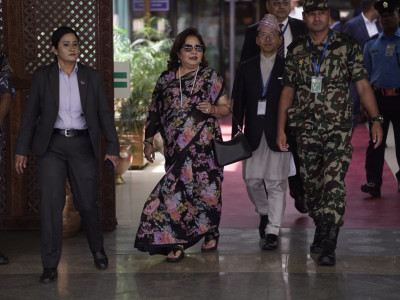 देउवा दम्पत्ती स्वदेश फिर्ता