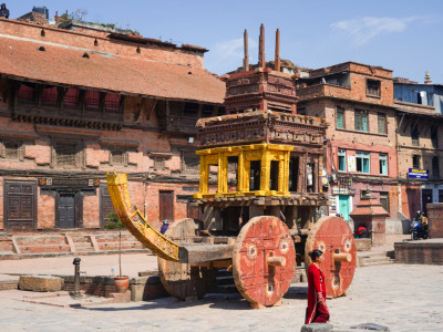 बिस्केट जात्राको रथ निर्माण आधा सम्पन्न (तस्बिरहरु)