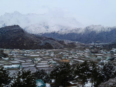 खुम्जुङमा हिउँ परेपछि देखिएको सुन्दर दृश्यहरु (तस्विरहरु)