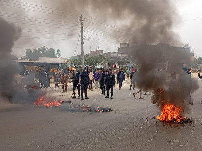 बंगलादेशमा हिन्दुमाथि भएको हत्याको विरोधमा प्रदर्शन, पूर्व–पश्चिम राजमार्ग अवरुद्ध