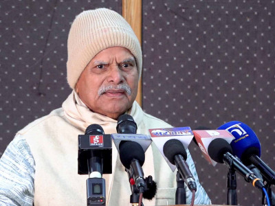 पत्रकारहरुले कलम समाएपछि धर्म छाड्नु हुँदैन्: प्रथम राष्ट्रपति